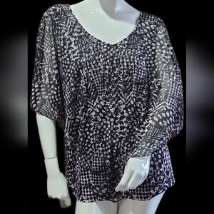 Susan Lawrence Black and White Patterned Blouse